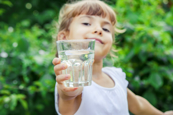 How to encourage your children to drink filtered water
