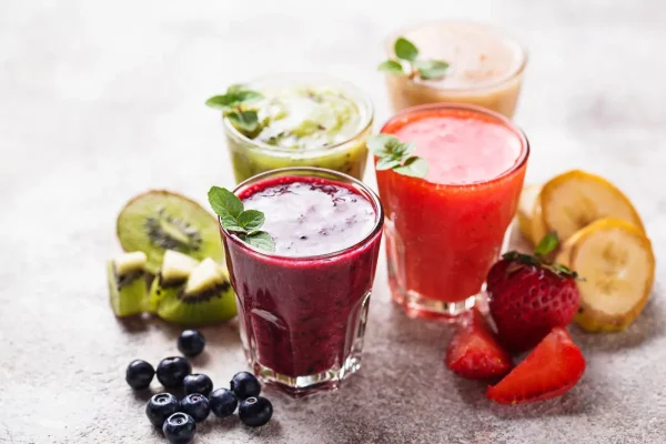 Hydrating smoothie recipes featuring filtered water